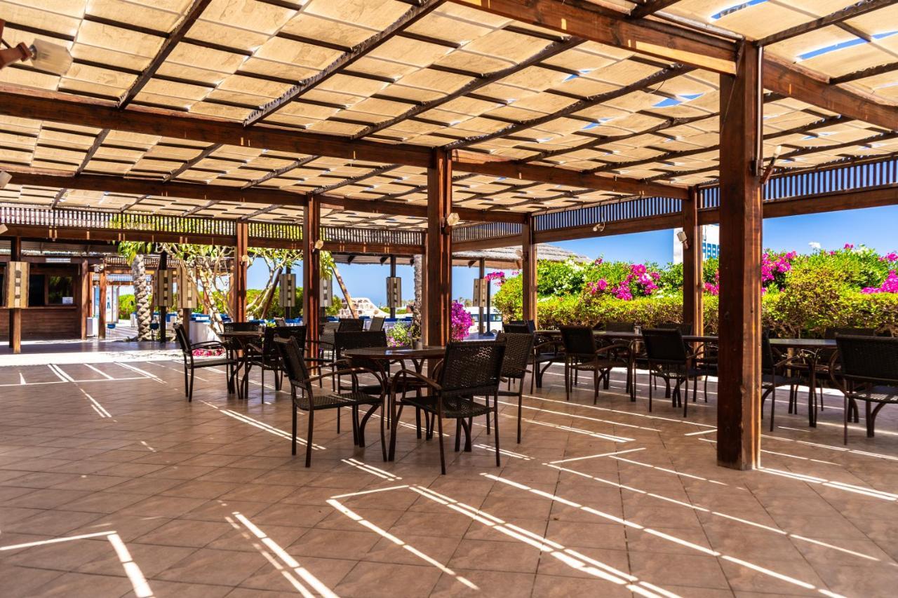 Abu Dabbab Lodge *